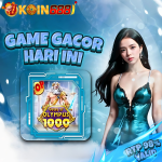 Wanita cantik mengenakan dress biru berdiri di samping banner promosi slot Gates of Olympus 1000 dengan tulisan “Game Gacor Hari Ini” dan “RTP 98% Valid” di KOIN688.